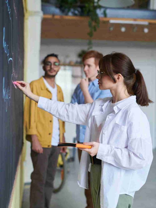 pexels-fauxels-3184644